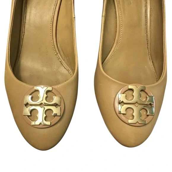 Tory Burch Tan Wedges Gold TT Emblem Size 9 - Picture 3 of 6